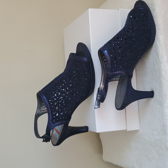 Sling Back Cut Out Navy Shoe with Rhinestones NWT - Picture 3 of 8